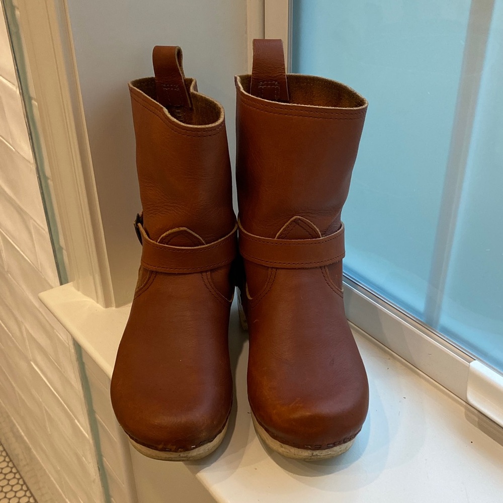 Sven Clog Booties 7” Size 39
